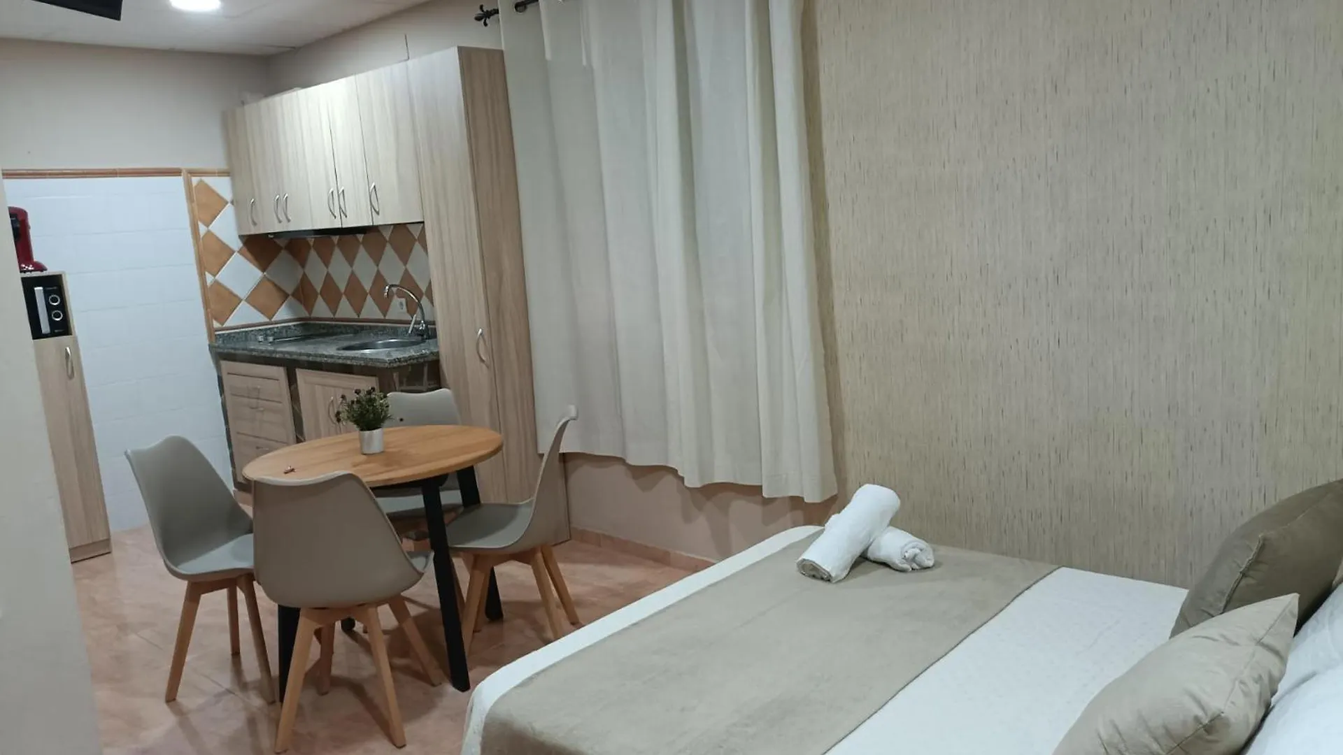 Las Rosas Malaga Guest house